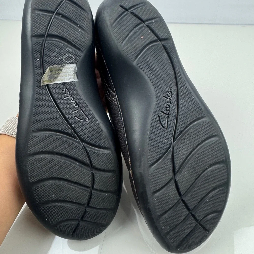 Clarks Collection Women Dark Brown Leather Button Detail‎ Loafer Shoes Size 7.5M